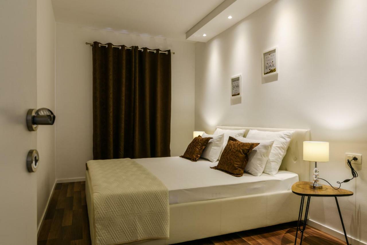 Villa Apartments Aa 1 Trogir Exterior photo